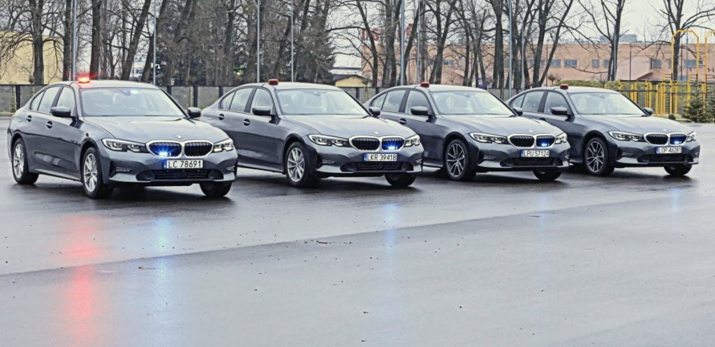 Kolejne dwa nieoznakowane radiowozy marki BMW 330i xDrive trafi do policjantów z Chełma i Kraśnika