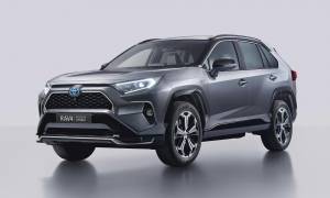 Testowy model Toyoty RAV4 szpiegowano podczas testu drogowego w Indiach. Pojawilo sie wiele spekulacji na temat premiery nowego SUV a