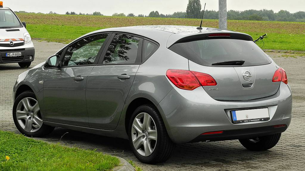 Opel Astra Design Edition J Tyl samochodu CC BY SA 3.0 DE