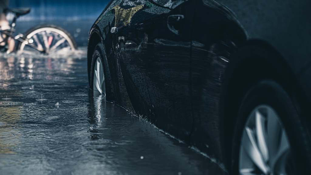 samochody po powodzi w Polsce