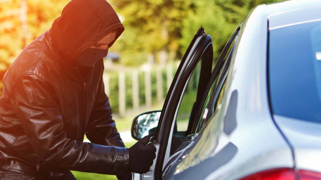 Najpopularniejsze sposoby kradziezy samochodu – Poznaj je i dowiedz sie jak bronic sie przed takimi atakami