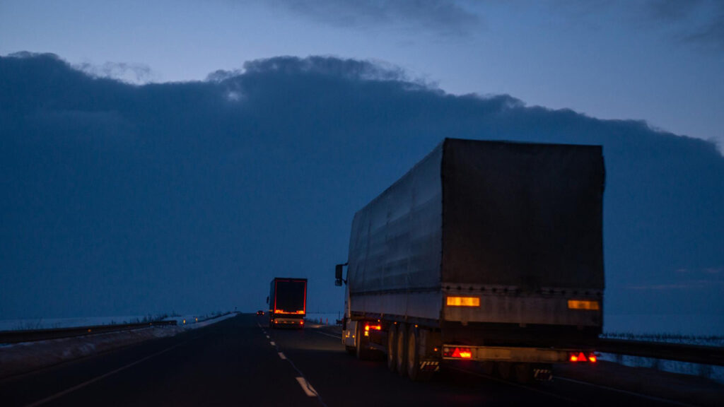 Praca kierowcy w porze nocnej co warto wiedzieć