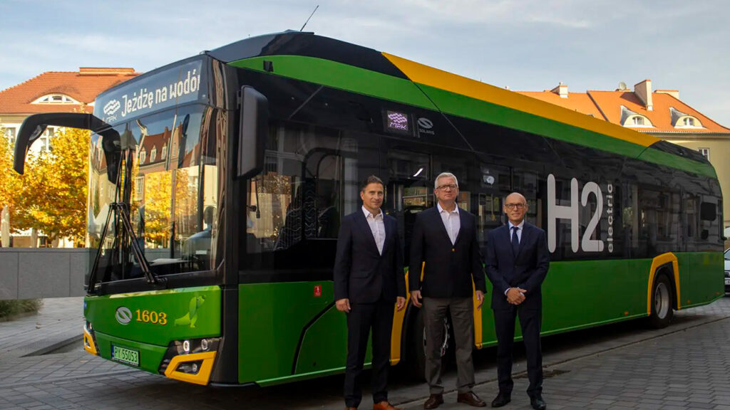 Nowy autobus wodorowy już na ulicach Poznania