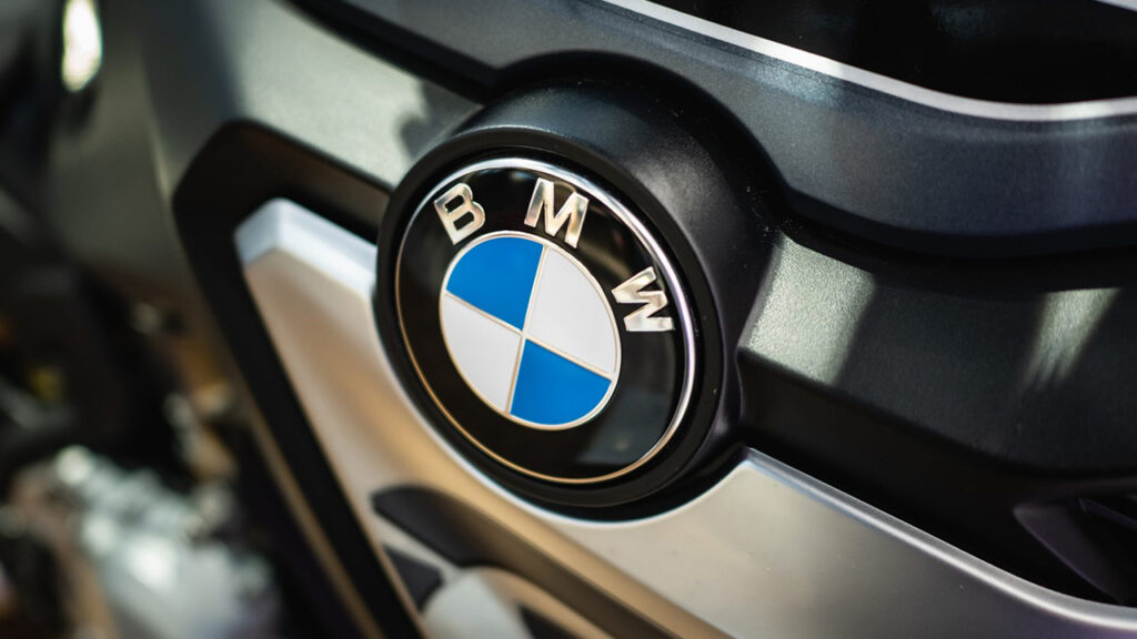 Adaptacyjne zawieszenie w BMW na abonament