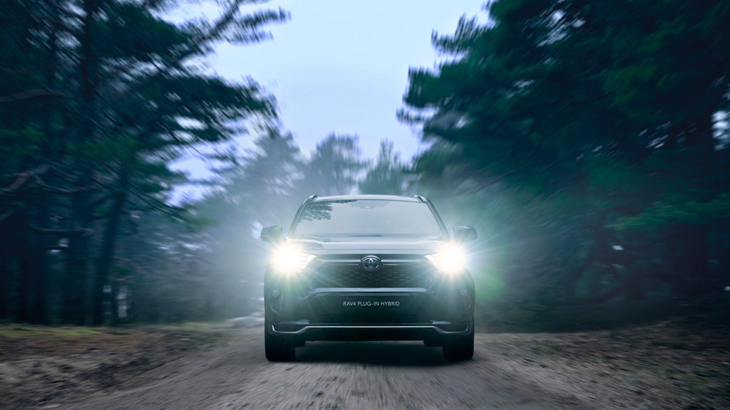 Polscy użytkownicy Toyoty RAV4 Plug in Hybrid przejechali już 43 miliony kilometrów Imponujące osiągi i oszczędność paliwa